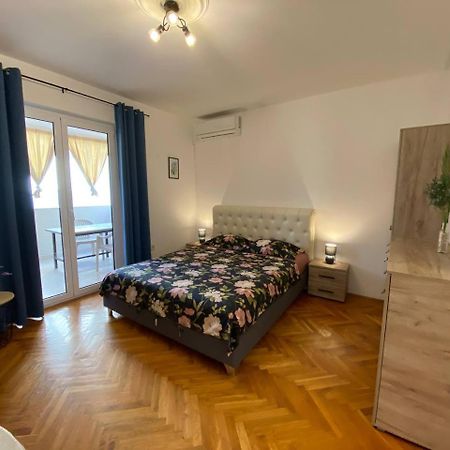 Alina'S Apartment เบชิชิ ภายนอก รูปภาพ