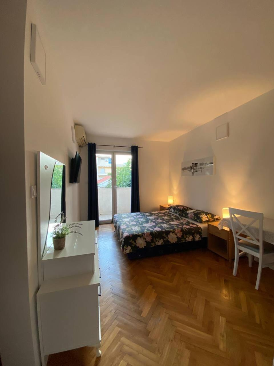 Alina'S Apartment เบชิชิ ภายนอก รูปภาพ